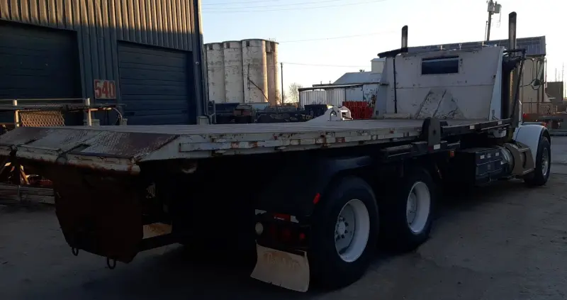 2006 Peterbilt photo 5