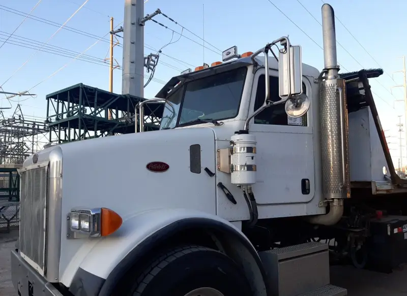 2006 Peterbilt photo 9