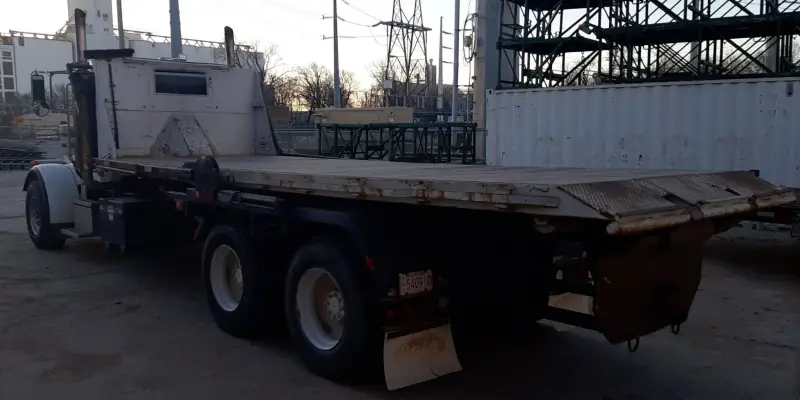2006 Peterbilt photo 7