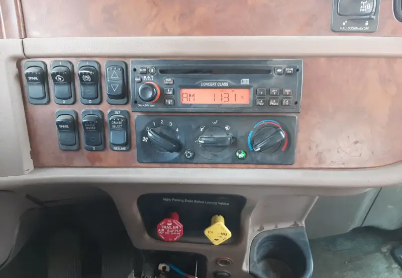 2006 Peterbilt photo 42
