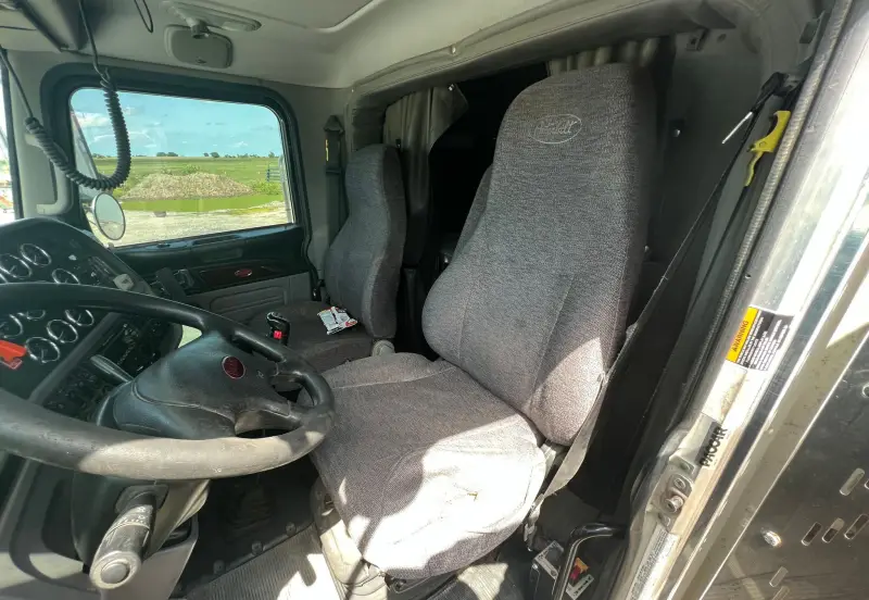 2015 Peterbilt 389 photo 24