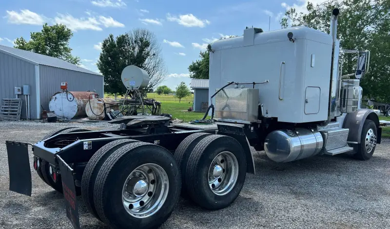 2015 Peterbilt 389 photo 5