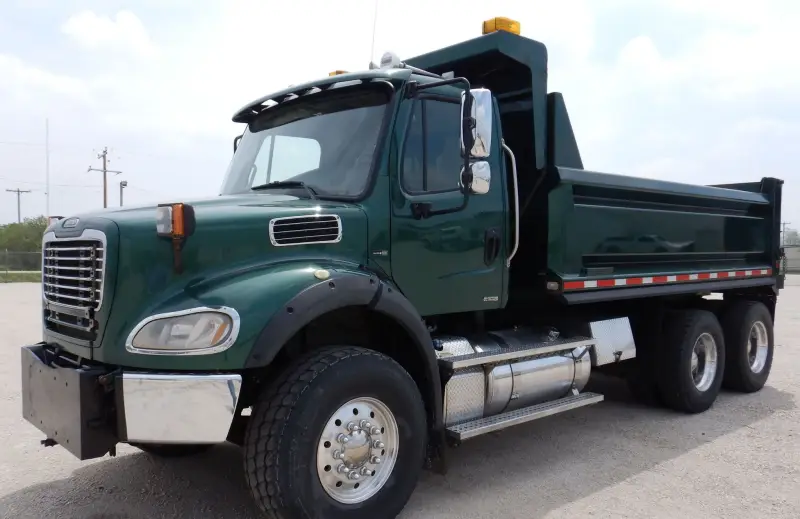 2012 Freightliner Business Class M2 112 photo 1