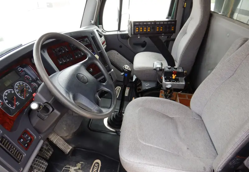 2012 Freightliner Business Class M2 112 photo 34