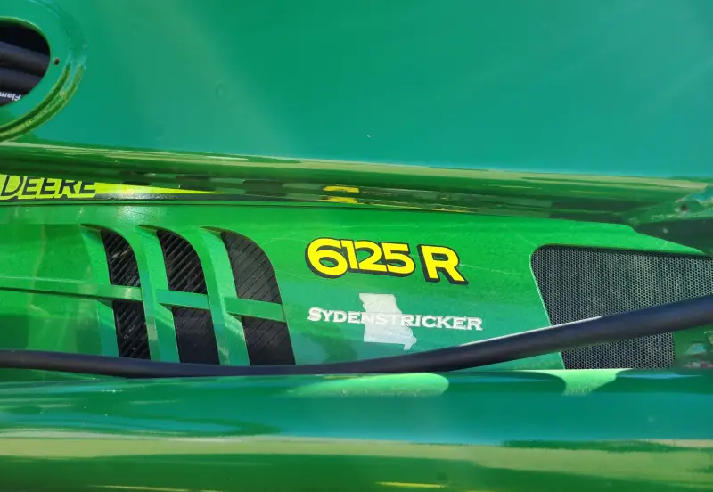 2015 John Deere 6125R photo 34