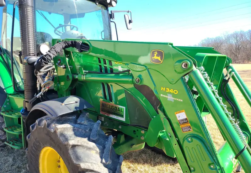 2015 John Deere 6125R photo 33
