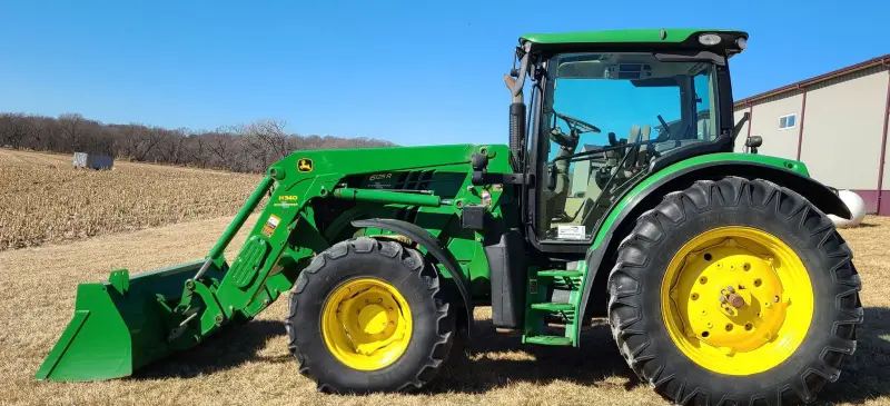 2015 John Deere 6125R photo 8