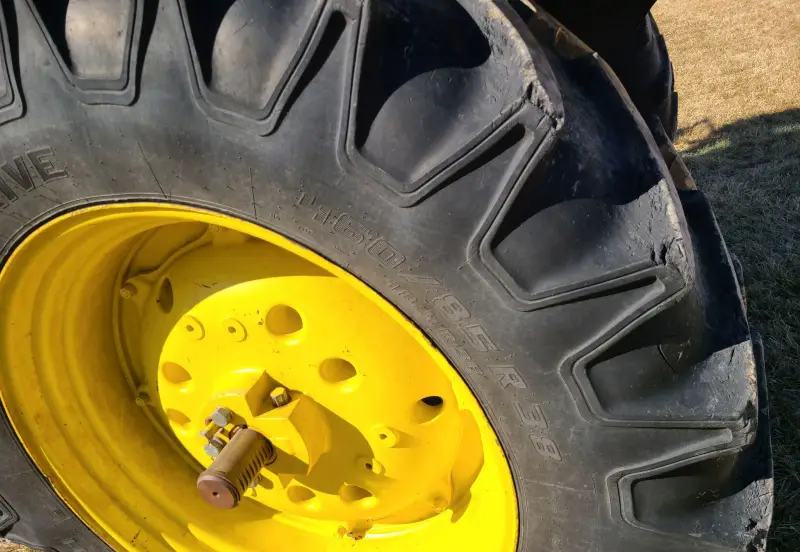 2015 John Deere 6125R photo 46