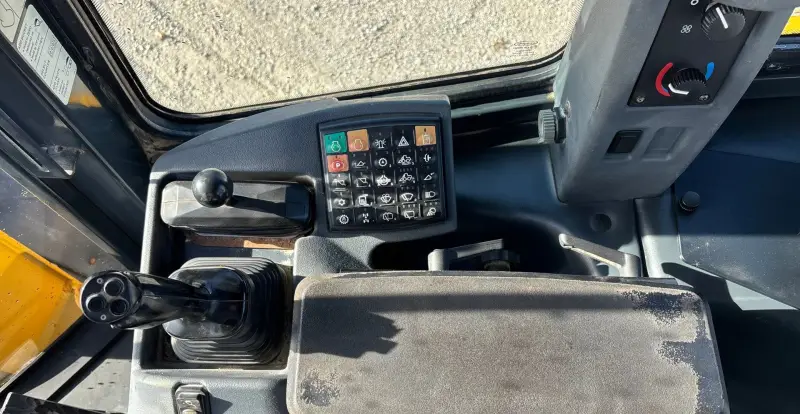 2009 John Deere 544K photo 32