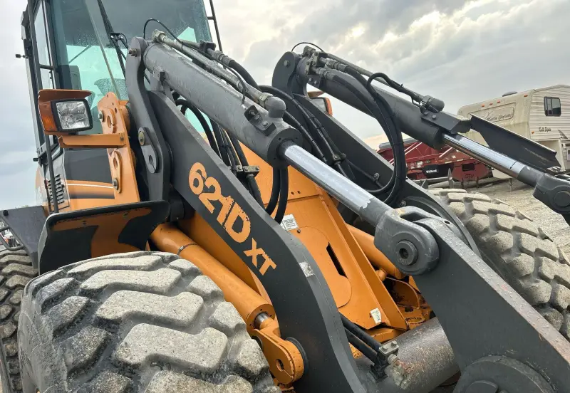 2007 Case 621D XT photo 13