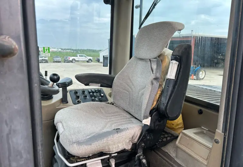 2007 Case 621D XT photo 37