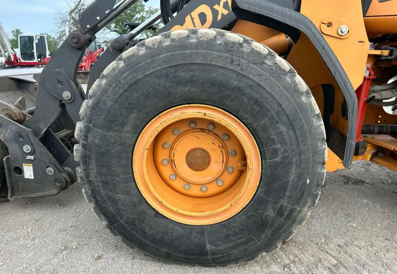2007 Case 621D XT photo 69