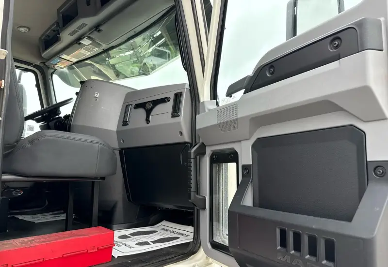 2019 Mack Anthem photo 53