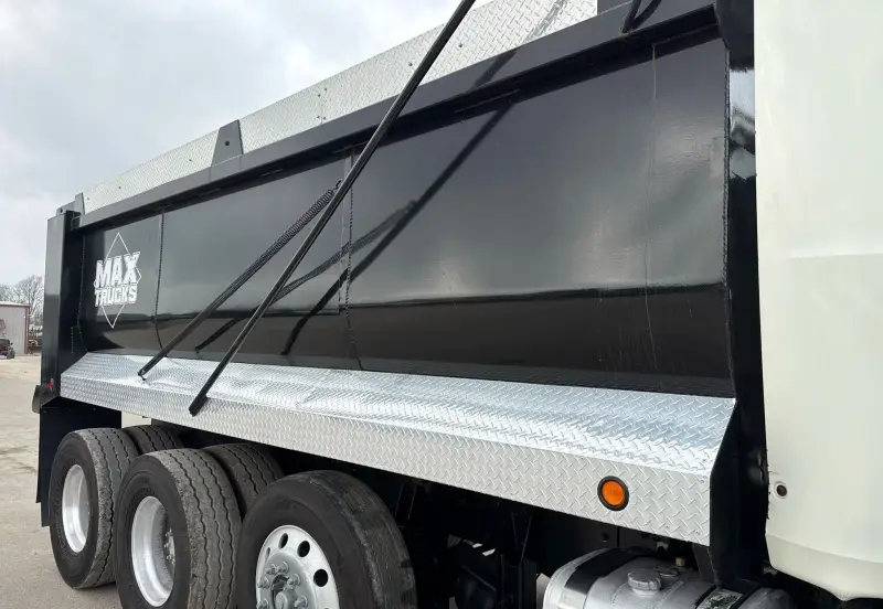 2019 Mack Anthem photo 20