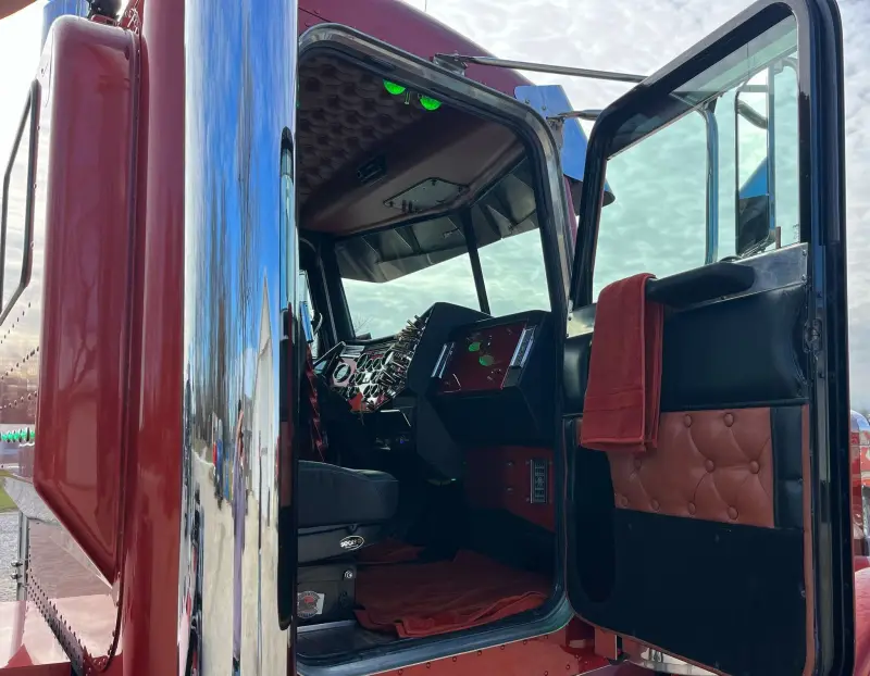 1990 Peterbilt 379 photo 78