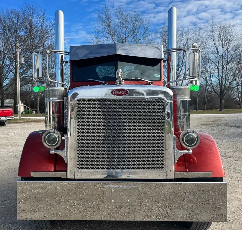 1990 Peterbilt 379 photo 2