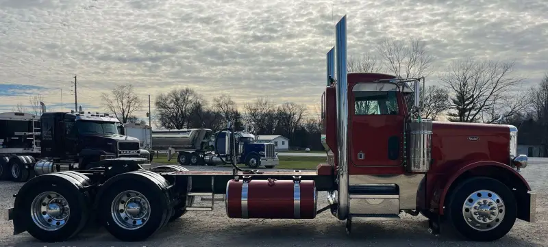 1990 Peterbilt 379 photo 4