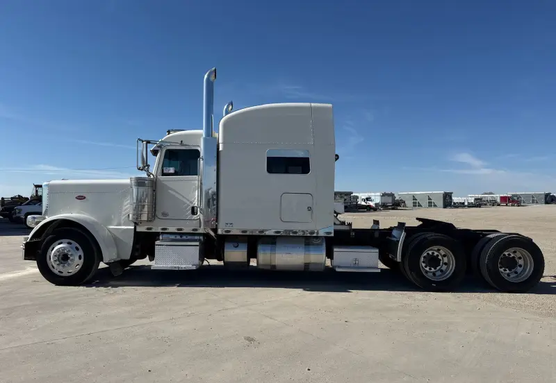 2018 Peterbilt 389 photo 8