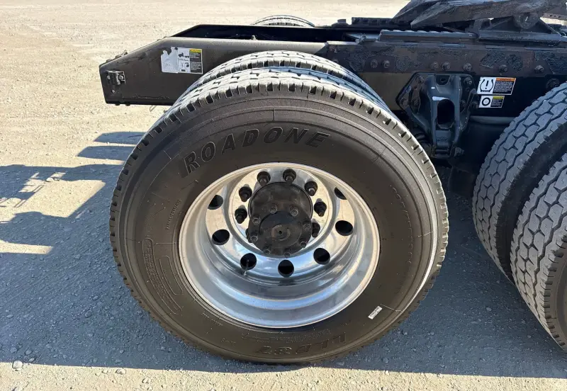2018 Peterbilt 389 photo 101