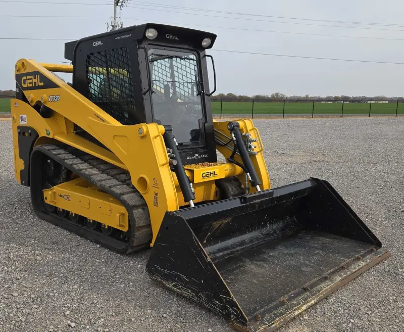 2023 Gehl VT320 photo 3