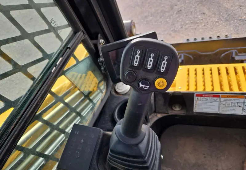 2023 Gehl VT320 photo 37
