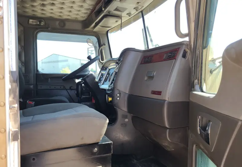 2008 Kenworth T800 photo 37