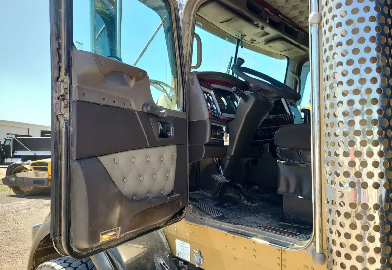 2008 Kenworth T800 photo 20