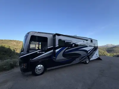 2017 Thor Outlaw 37BG