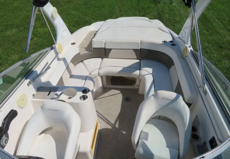 2007 Rinker 262 Captiva Cuddy photo 12
