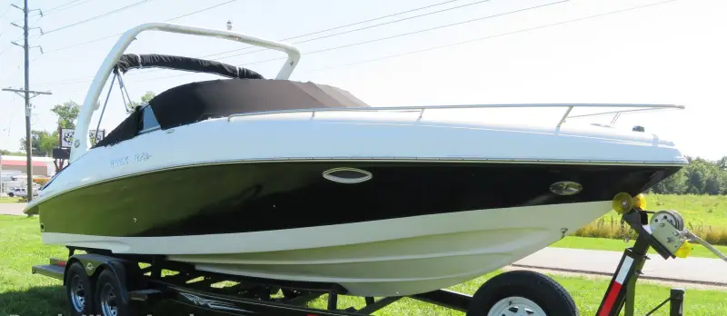 2007 Rinker 262 Captiva Cuddy photo 3