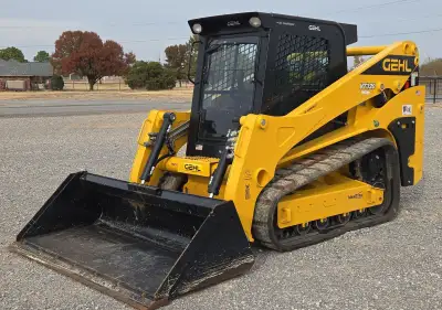 2023 Gehl VT320