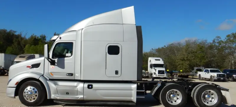 2019 Peterbilt 579 photo 8