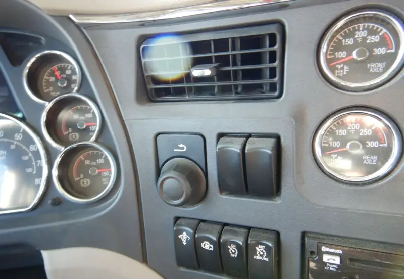 2019 Peterbilt 579 photo 23