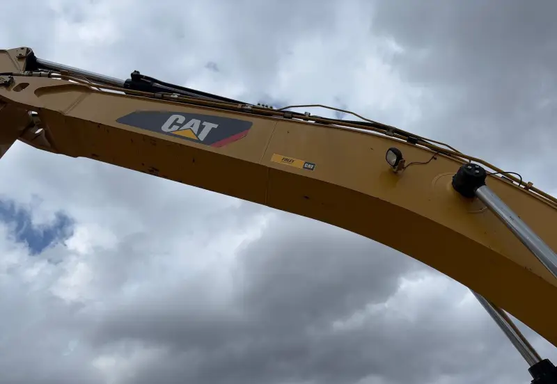 2018 Caterpillar 349FL photo 16
