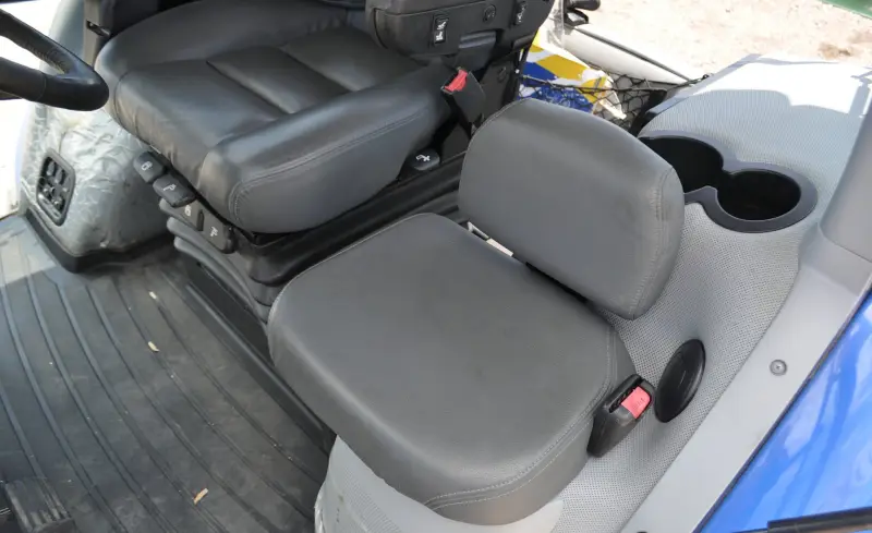 2012 New Holland T8.330 photo 11