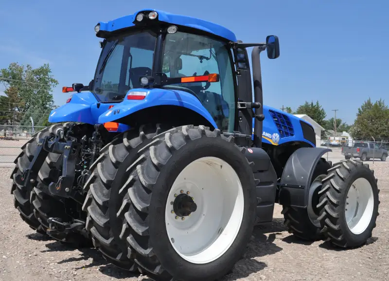 2012 New Holland T8.330 photo 3