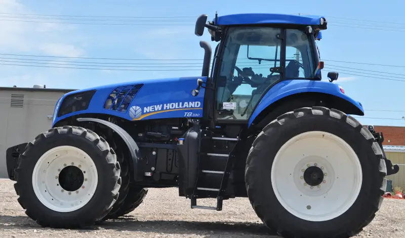2012 New Holland T8.330 photo 5