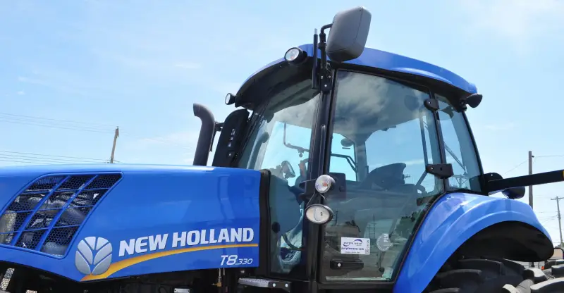 2012 New Holland T8.330 photo 38