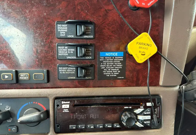 2020 Freightliner Coronado glider kit photo 53