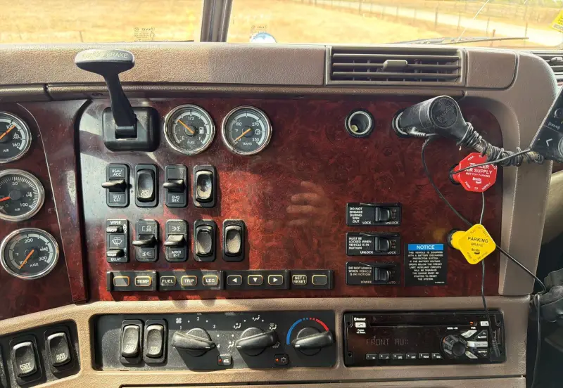 2020 Freightliner Coronado glider kit photo 51
