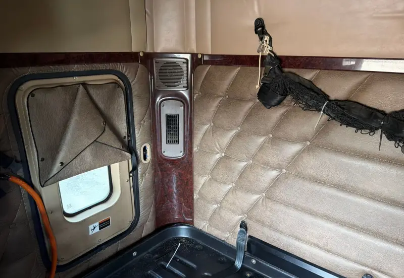 2020 Freightliner Coronado glider kit photo 64