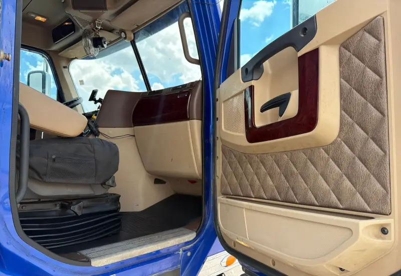 2020 Freightliner Coronado glider kit photo 56
