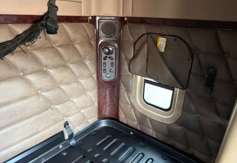 2020 Freightliner Coronado glider kit photo 66