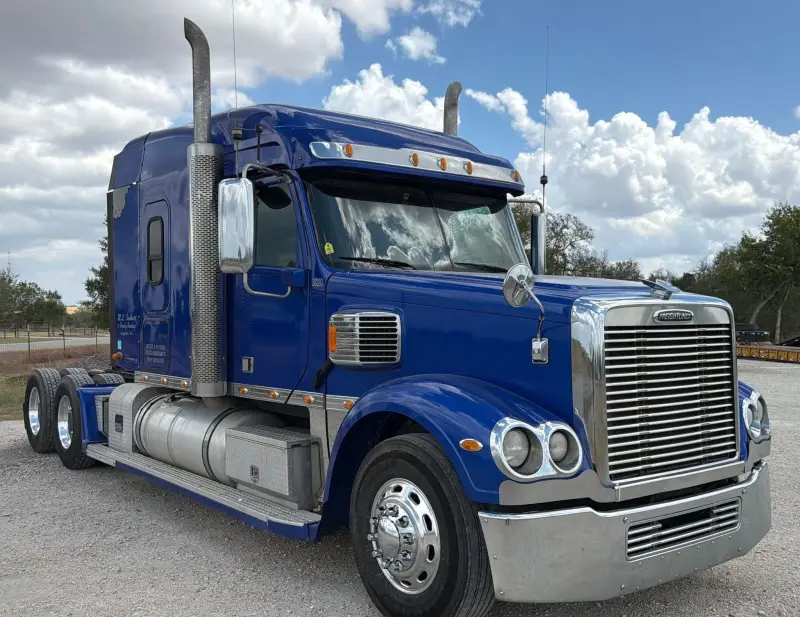 2020 Freightliner Coronado glider kit photo 3
