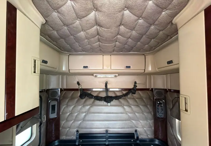 2020 Freightliner Coronado glider kit photo 60