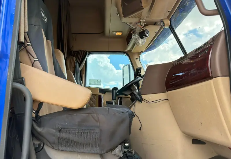 2020 Freightliner Coronado glider kit photo 57