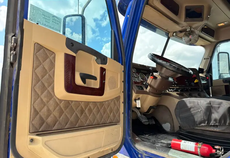 2020 Freightliner Coronado glider kit photo 41