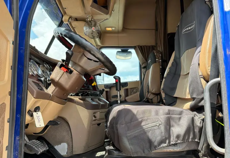 2020 Freightliner Coronado glider kit photo 42