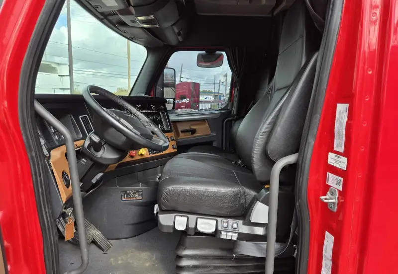 2022 Freightliner Cascadia photo 24