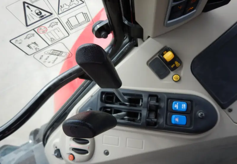 2019 Massey-Ferguson 7724S photo 17